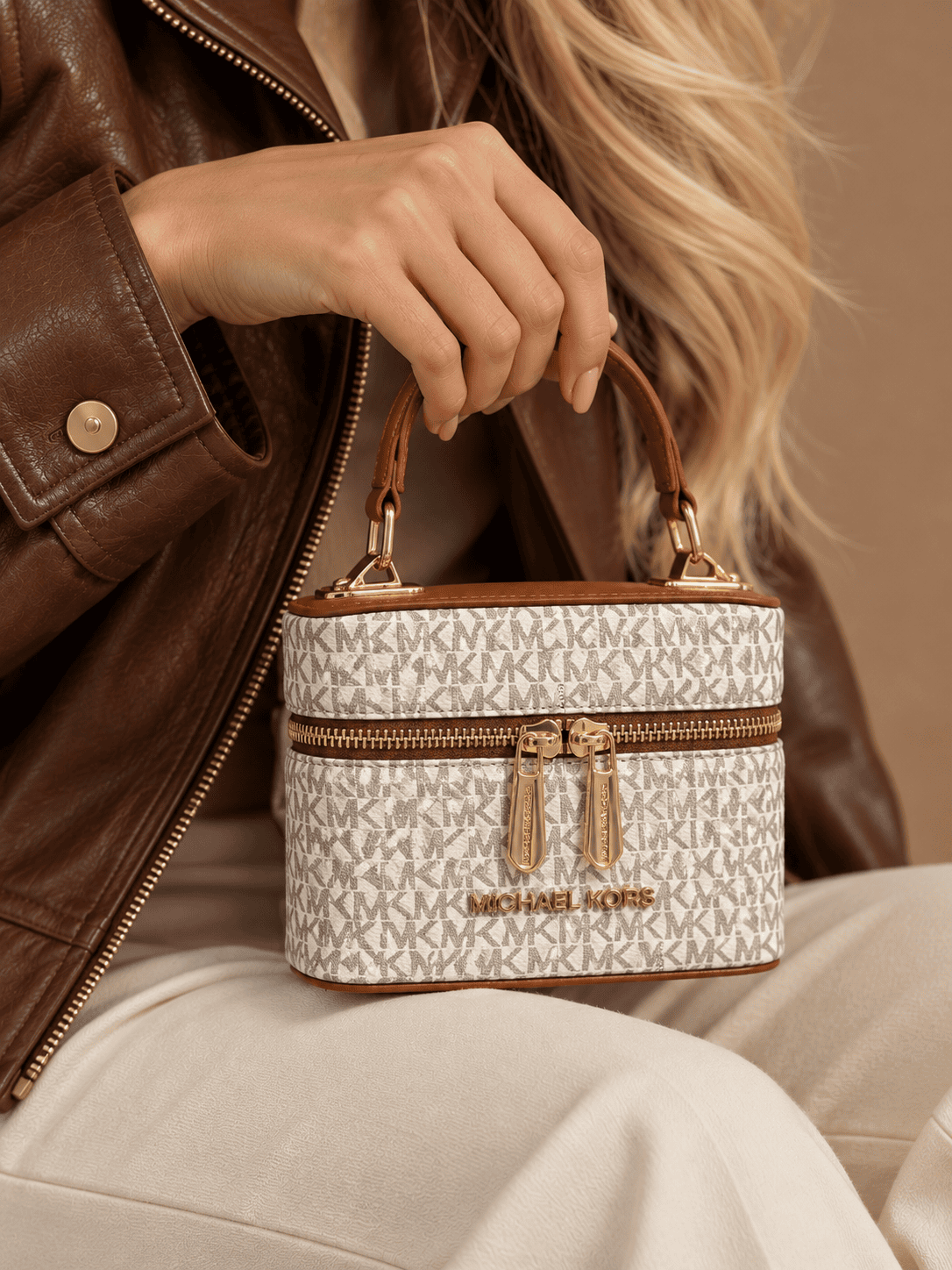کیف نگین/ michael kors کرم روشن