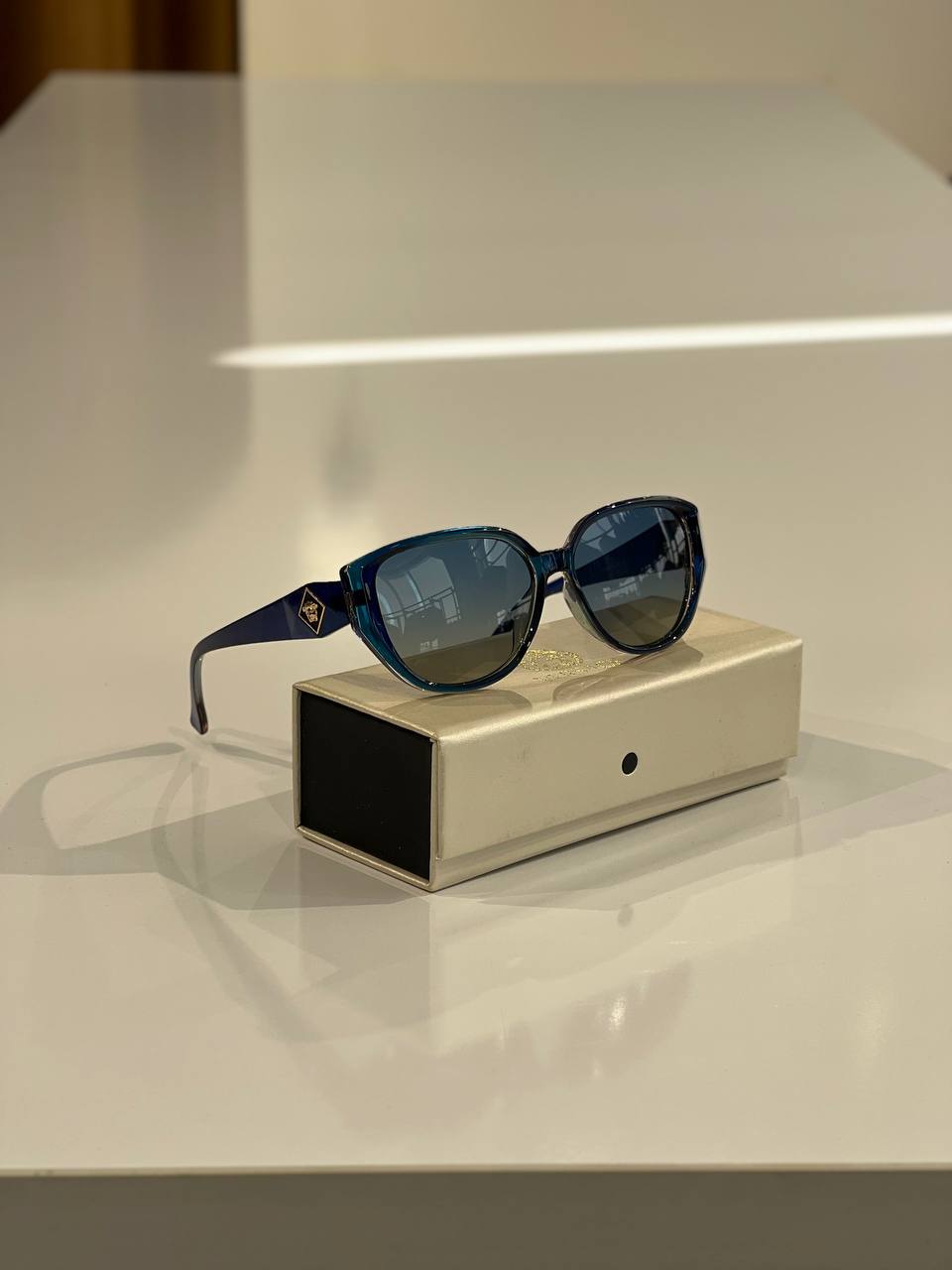 عینک کد ۱۲ - تصویر 3