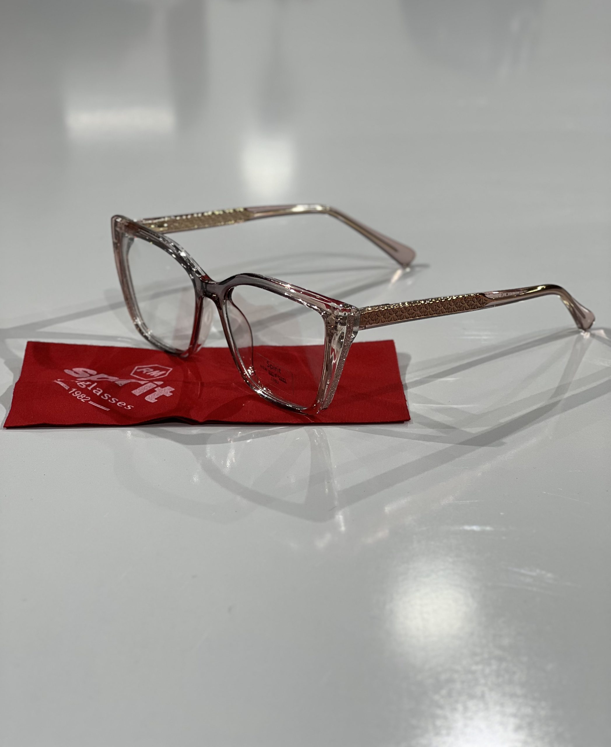 عینک کد 80 - تصویر 11