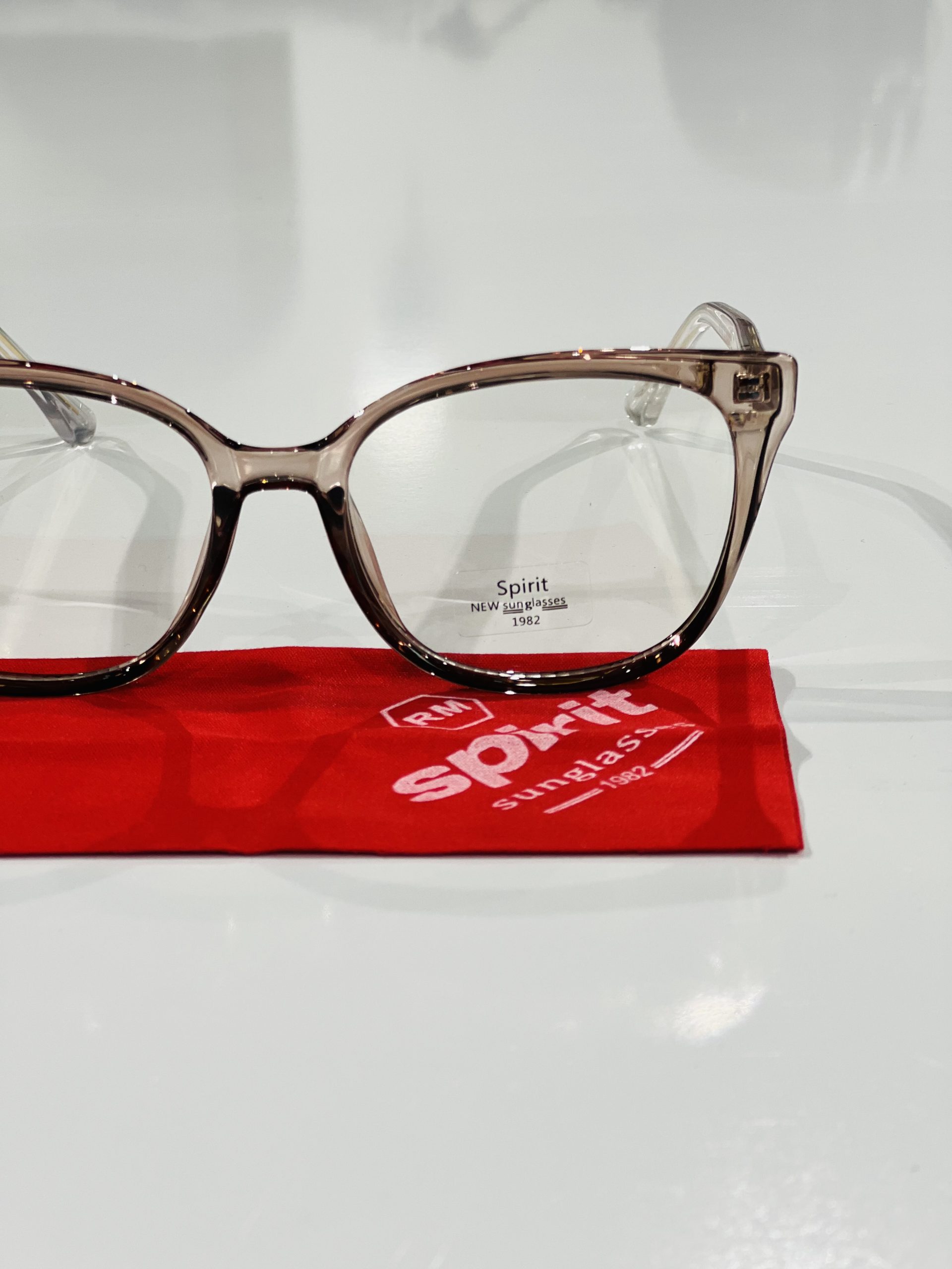 عینک کد 83 - تصویر 11