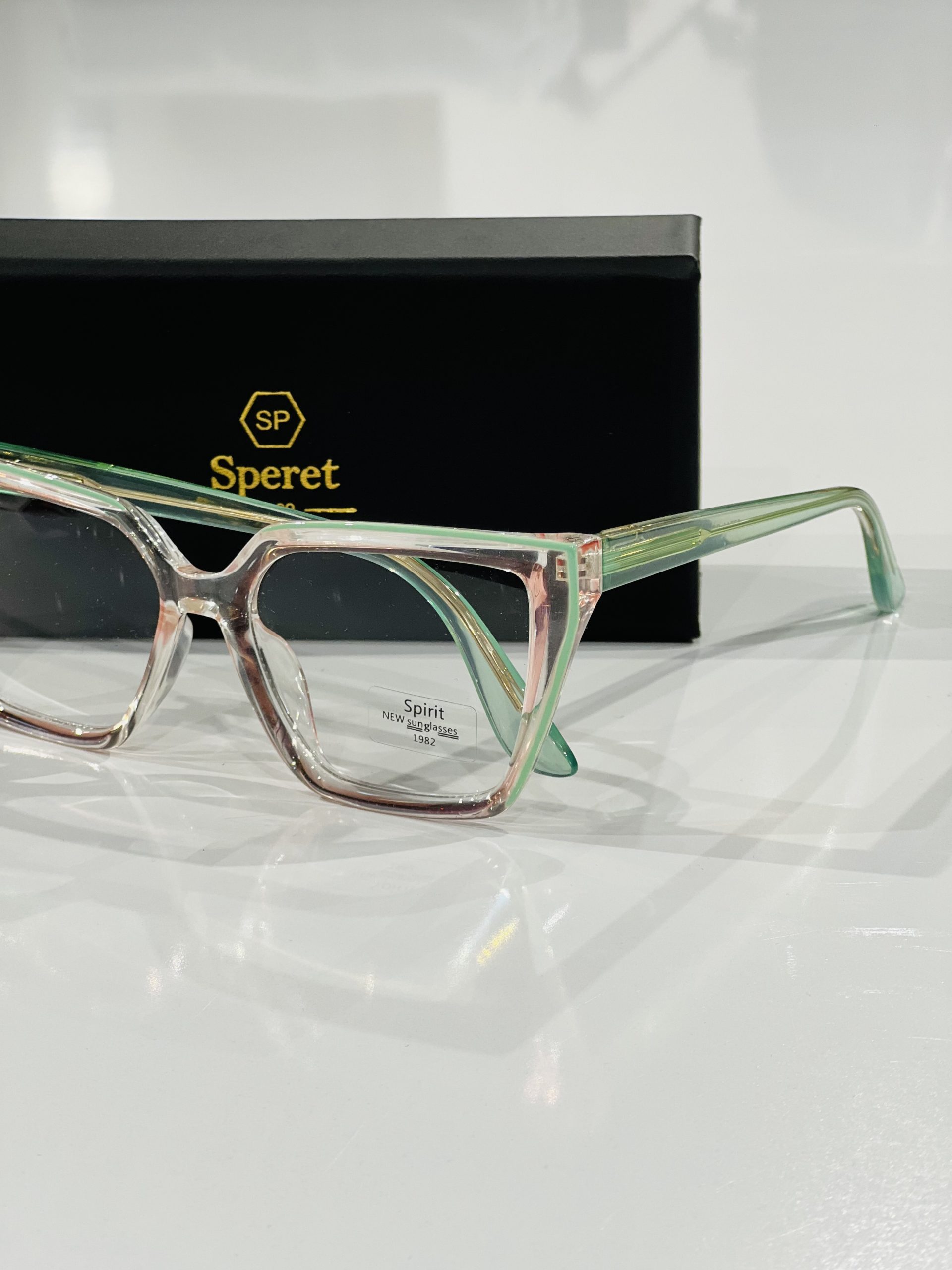 عینک کد 88 - تصویر 9