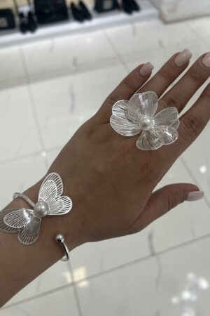 انگشتر و دستبند پروانه